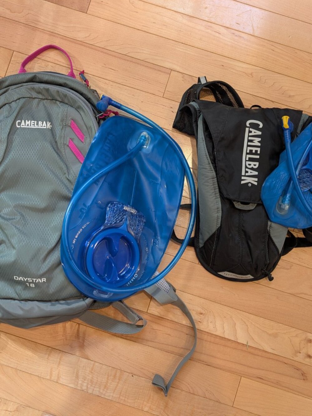 Camelbak Bundle - Grey/Pink Daystar 18 and Black Hydrobak